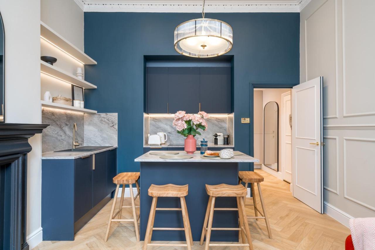 Victorian Blue - 2 Bedroom Flat Pimlico * Londen