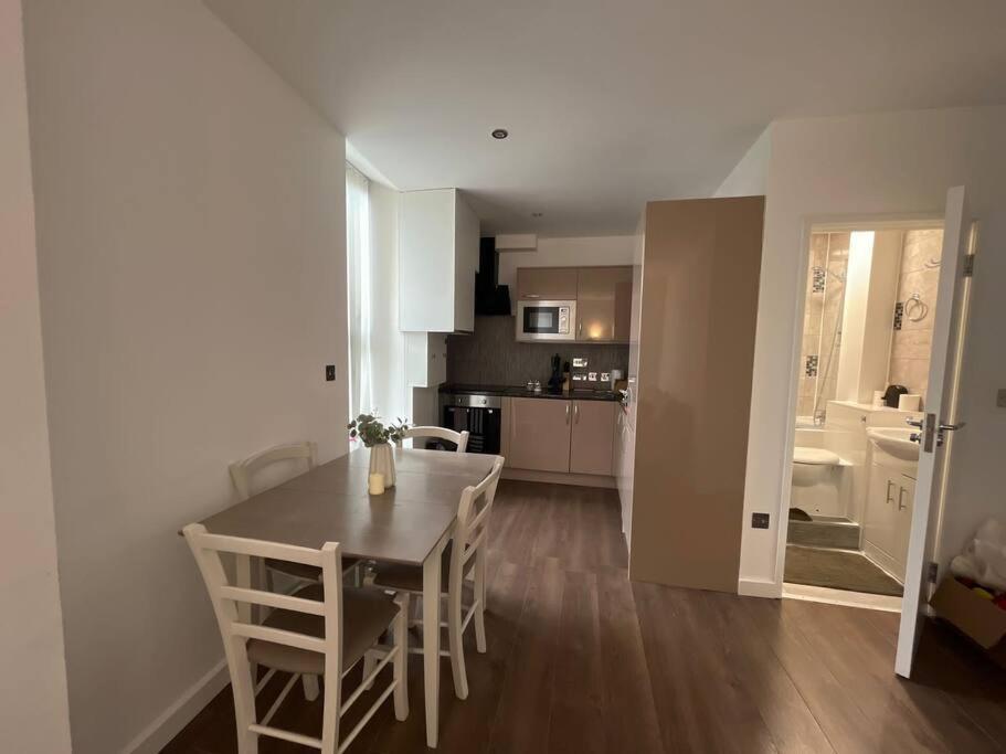 Flat 2, 417 Fulham, 2 Bedroom, 1 Bathroom Flat *