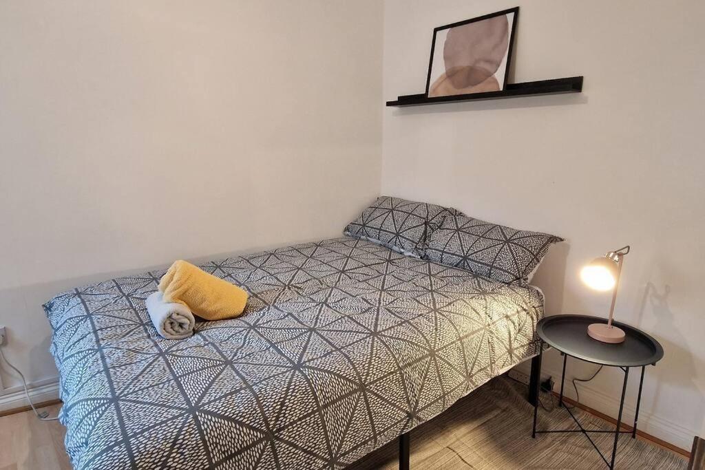 Lägenhet 2 Bedroom Flat In Zone 2 Lnd *
