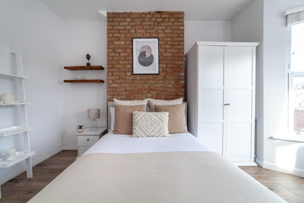 Apartment The Brent Park Collection