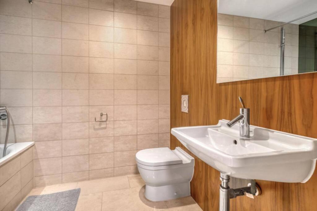 Lägenhet Exquisite 2 Bed Soho Central Sleeps 6 London