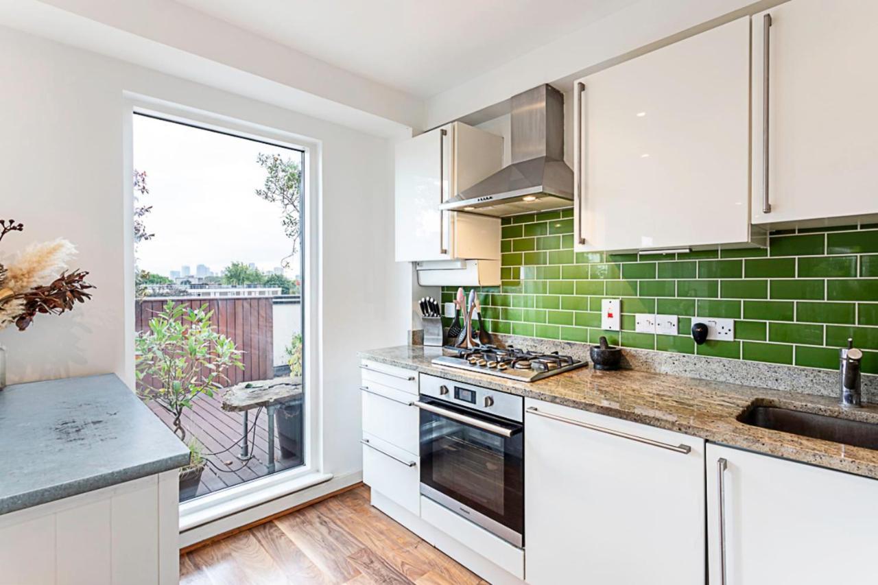 3 Bed Luxury Penthouse In Shoreditch Apartment *