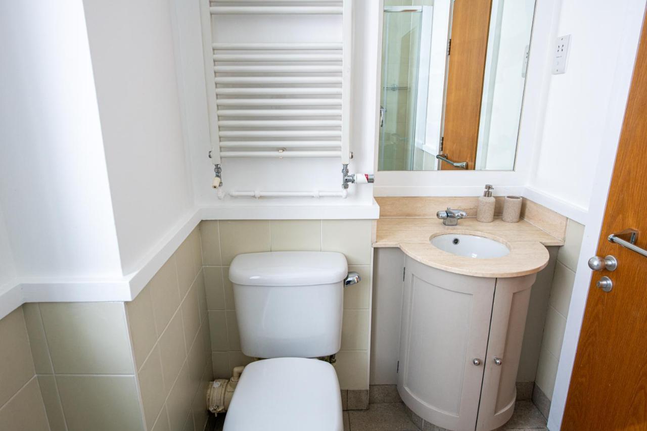 New 3bed With Air Con In Chelsea Apartment
