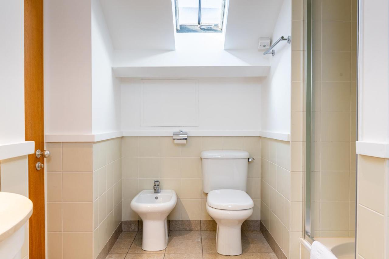 Apartment New 3bed With Air Con In Chelsea *