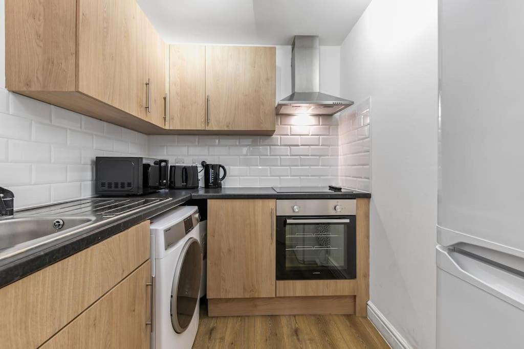 2br L 2ba With Patio-sleep 6 * Londres