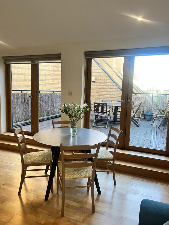 Spacious Mews Apartment, Clapham London