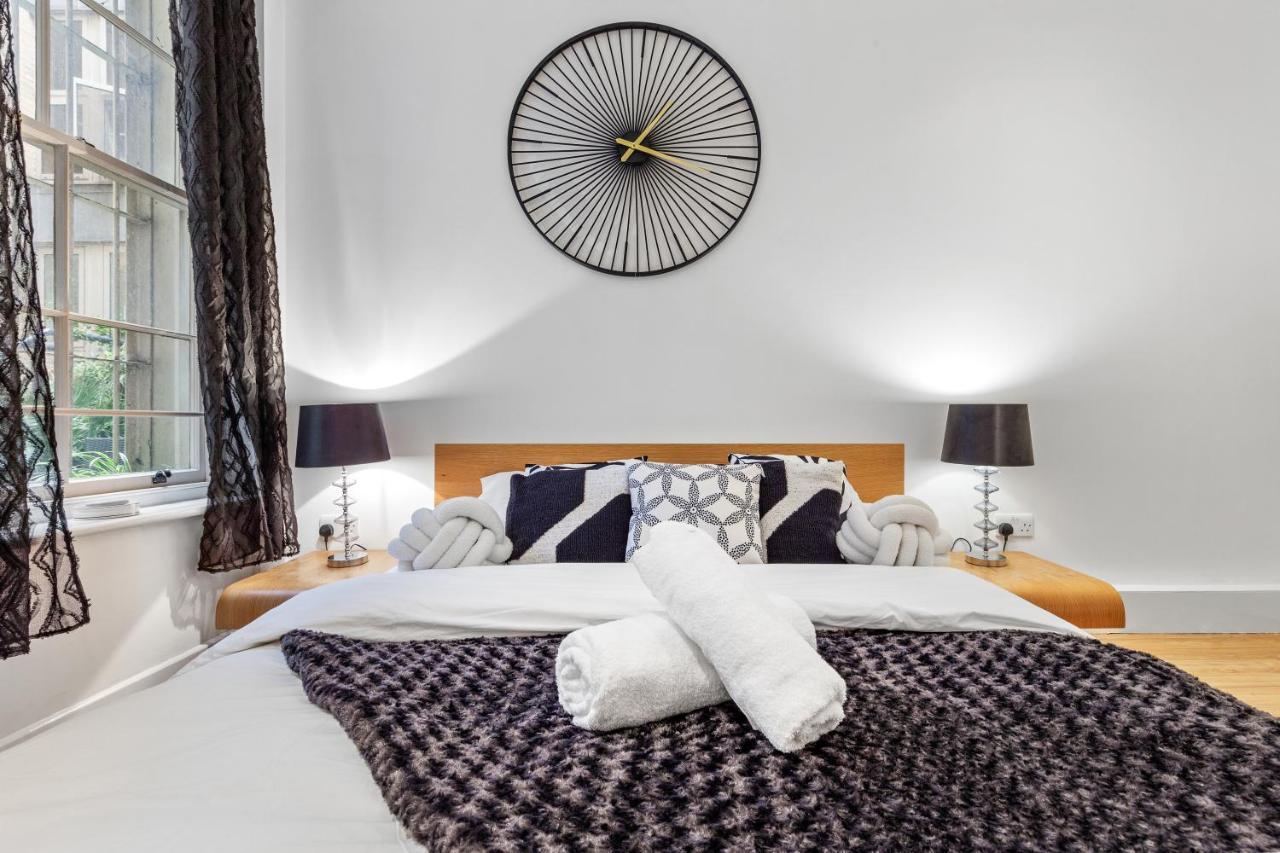 Lavish 3 Bedroom Flat In Mayfair Hy4 Apartment