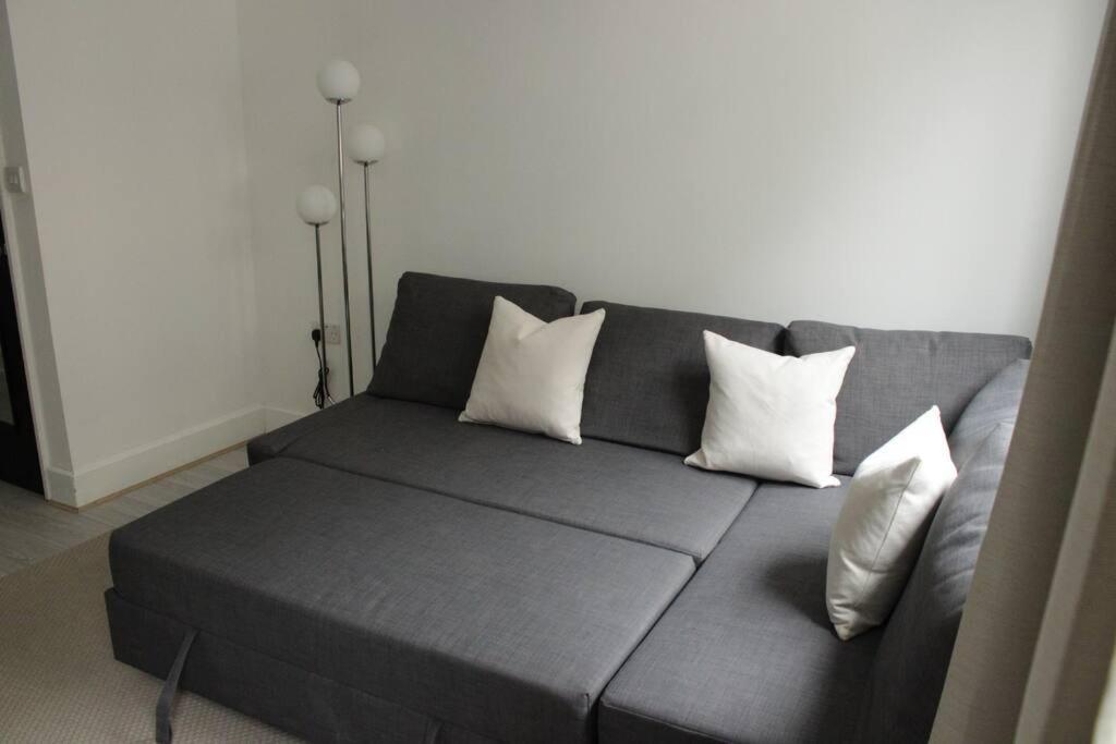 Apartment 2 Bedroom Modern And Stylish London