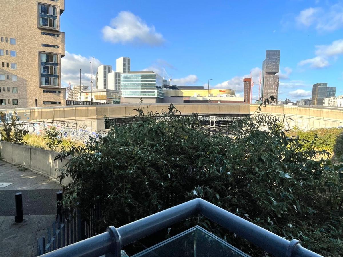 Modern 2bed 2bath Stratford Leilighet