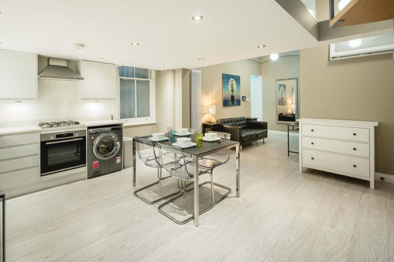 Central, Kensington, 3beds, Cosy, Parks, Pubs Leilighet London