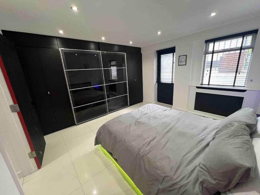 Stylish Maida Vale Modern Lejlighed London