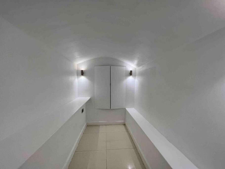 Stylish Maida Vale Modern Leilighet