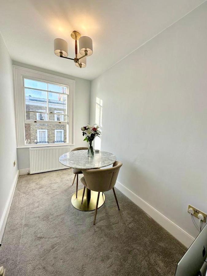 Stunning 2 Bed In Kensington Lejlighed