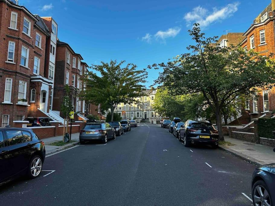 Stylish For 3 Near Regent's Park N3 Appartamento *