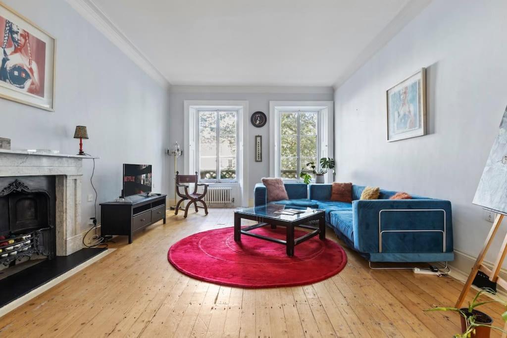 Germaine Greer's Legacy Flat In Hyde Park, Leilighet London