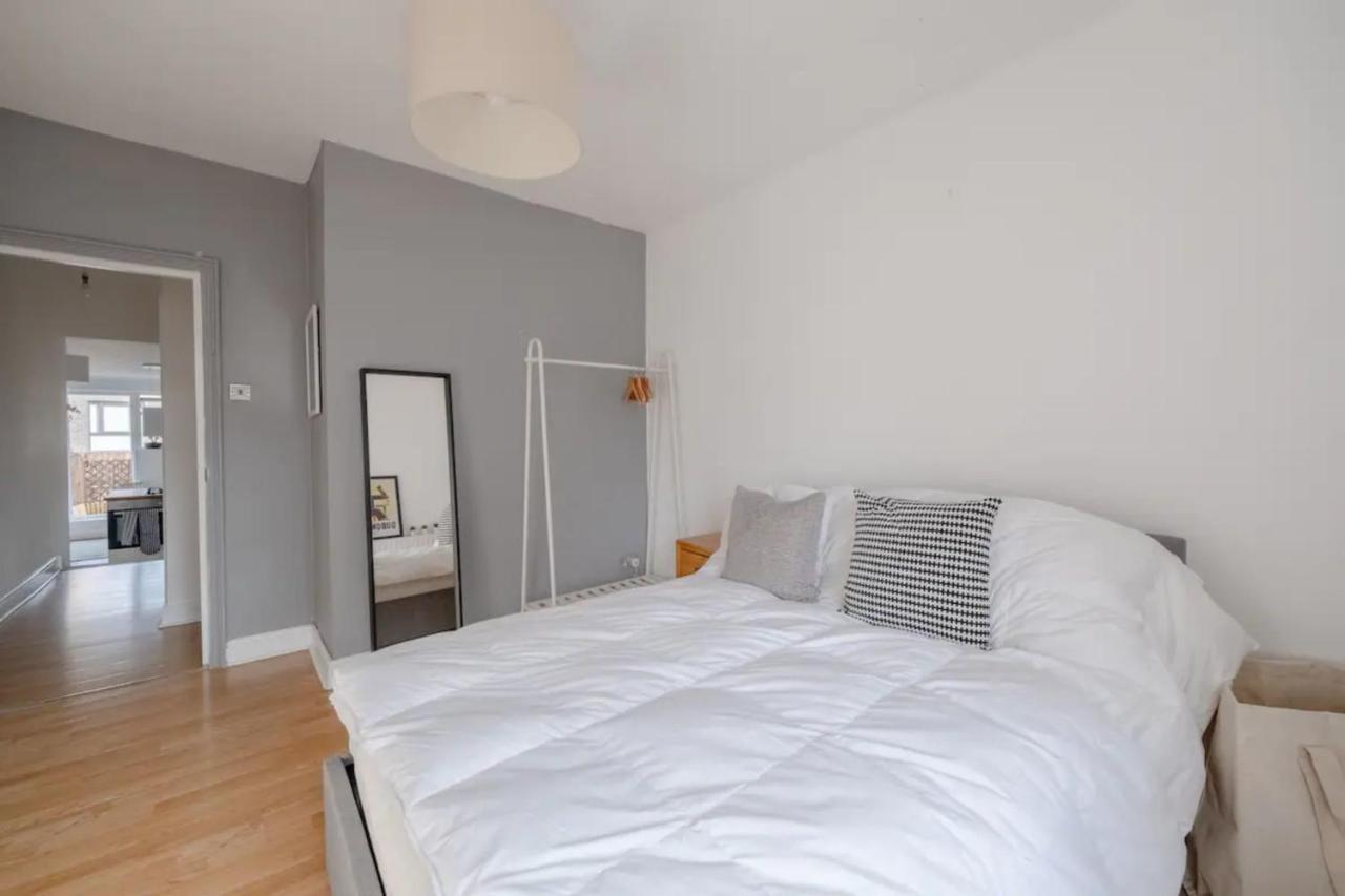Stylish & Homely 1bd Flat - Walthamstow! Apartment London