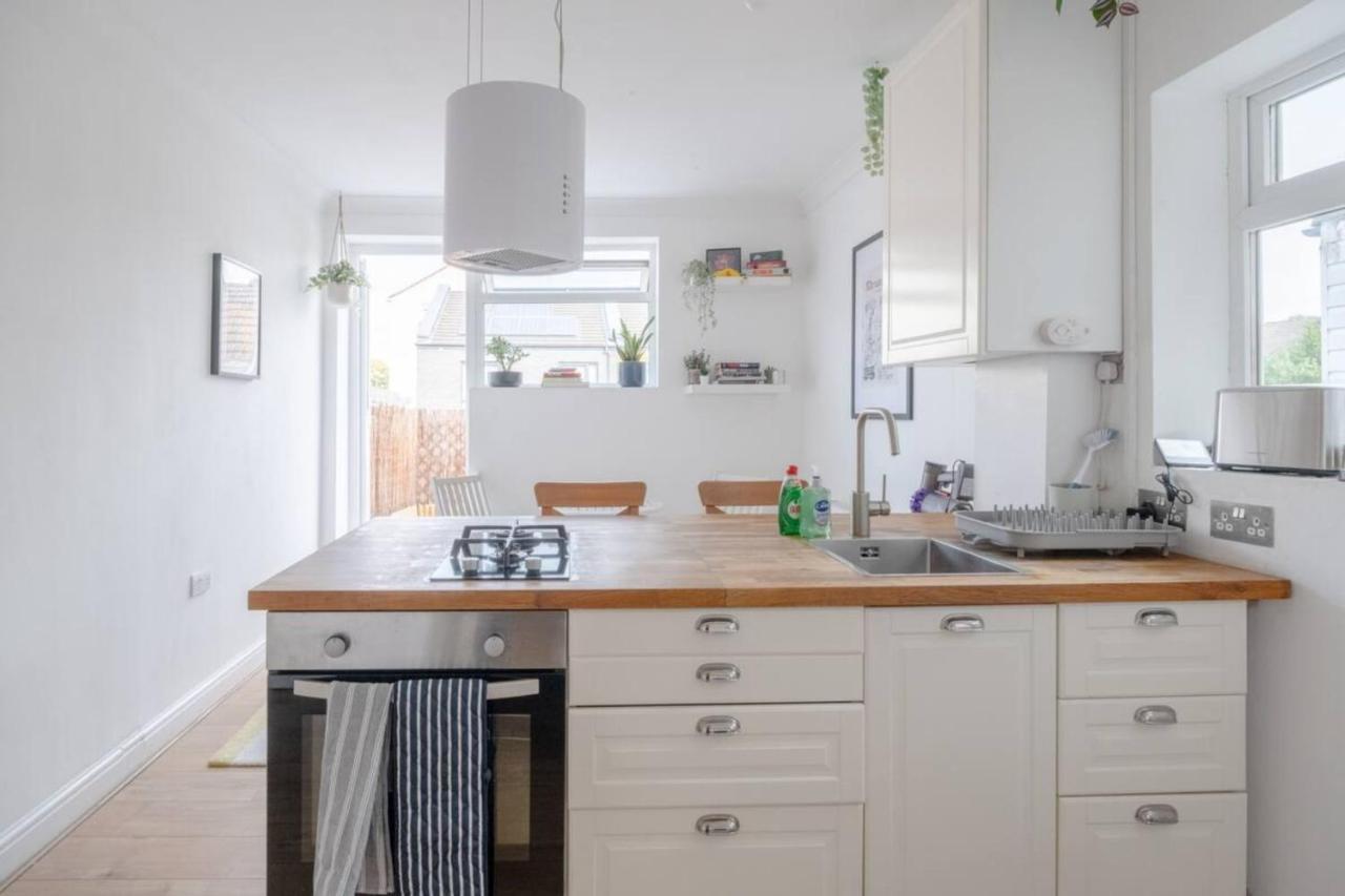 Stylish & Homely 1bd Flat - Walthamstow! Apartment