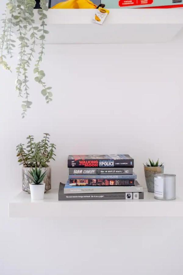 Stylish & Homely 1bd Flat - Walthamstow! Apartment