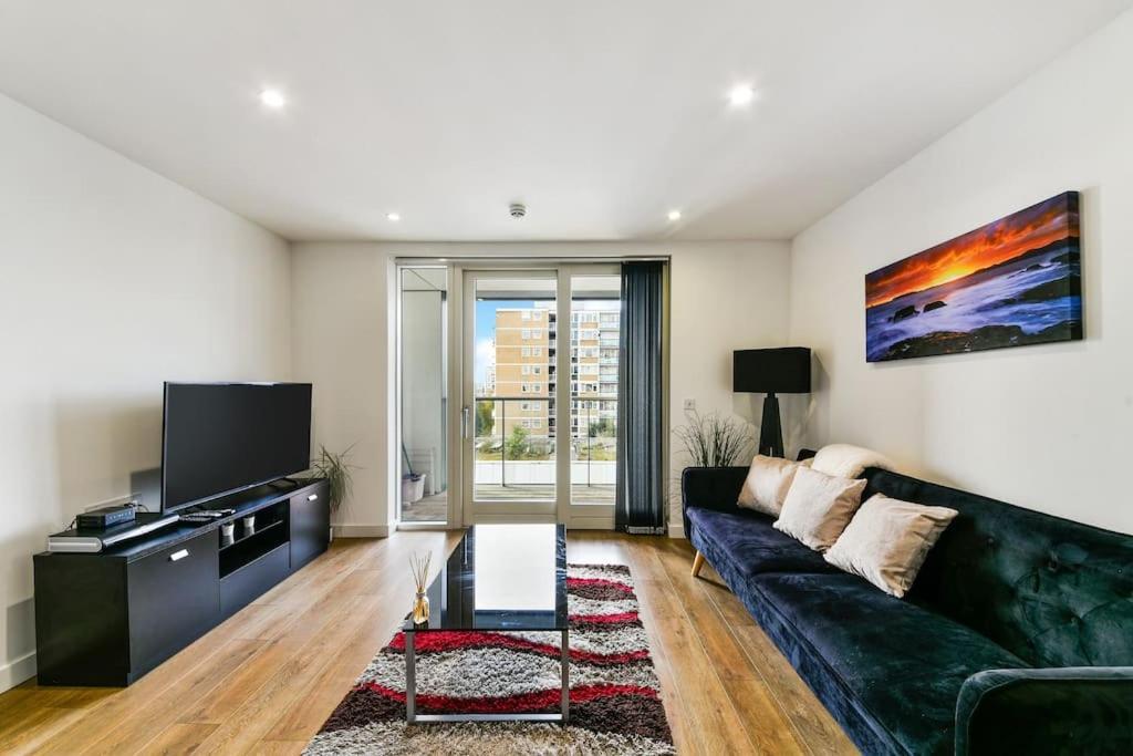 Amazing 2 Bed 2 Bath Flat In Canary Wharf Lägenhet London