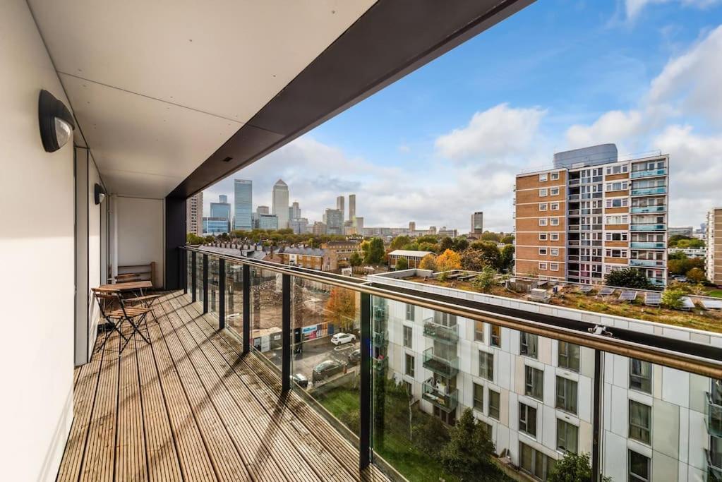 Amazing 2 Bed 2 Bath Flat In Canary Wharf London
