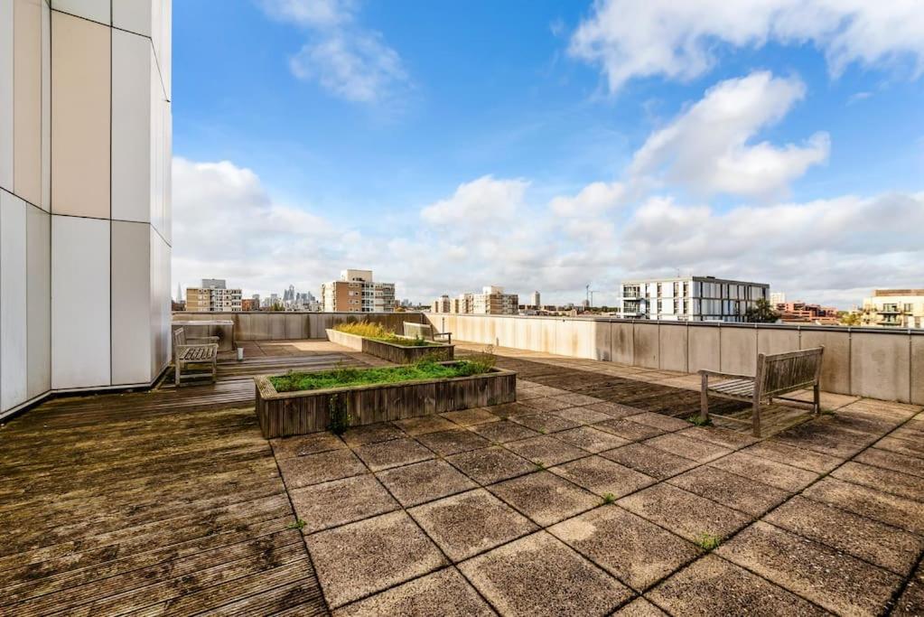 Amazing 2 Bed 2 Bath Flat In Canary Wharf Lägenhet