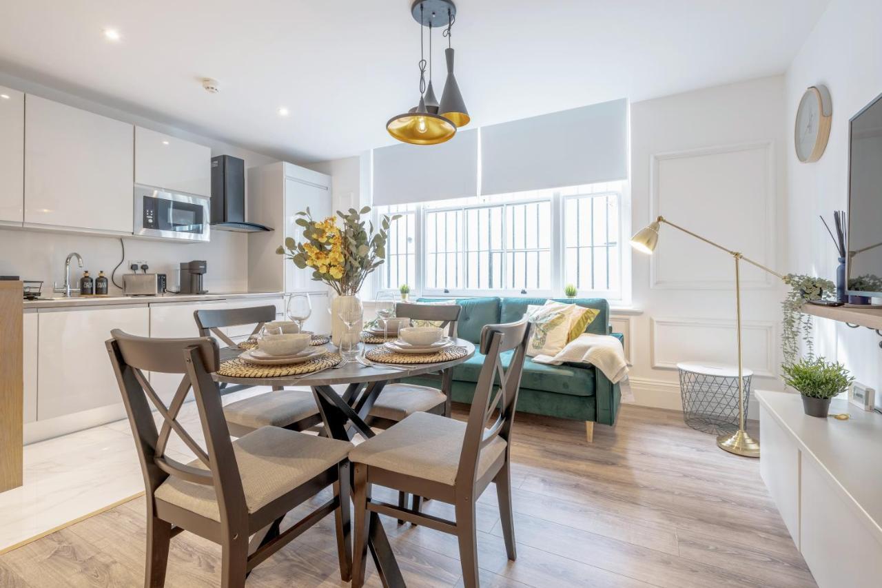 Hyde Park 2bedrooms 1bath Lägenhet London