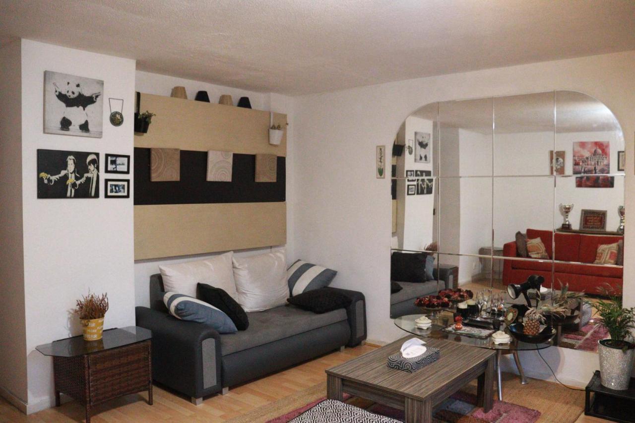 Hébergement de vacances Comfortable 2-bed House In Zone 2 *