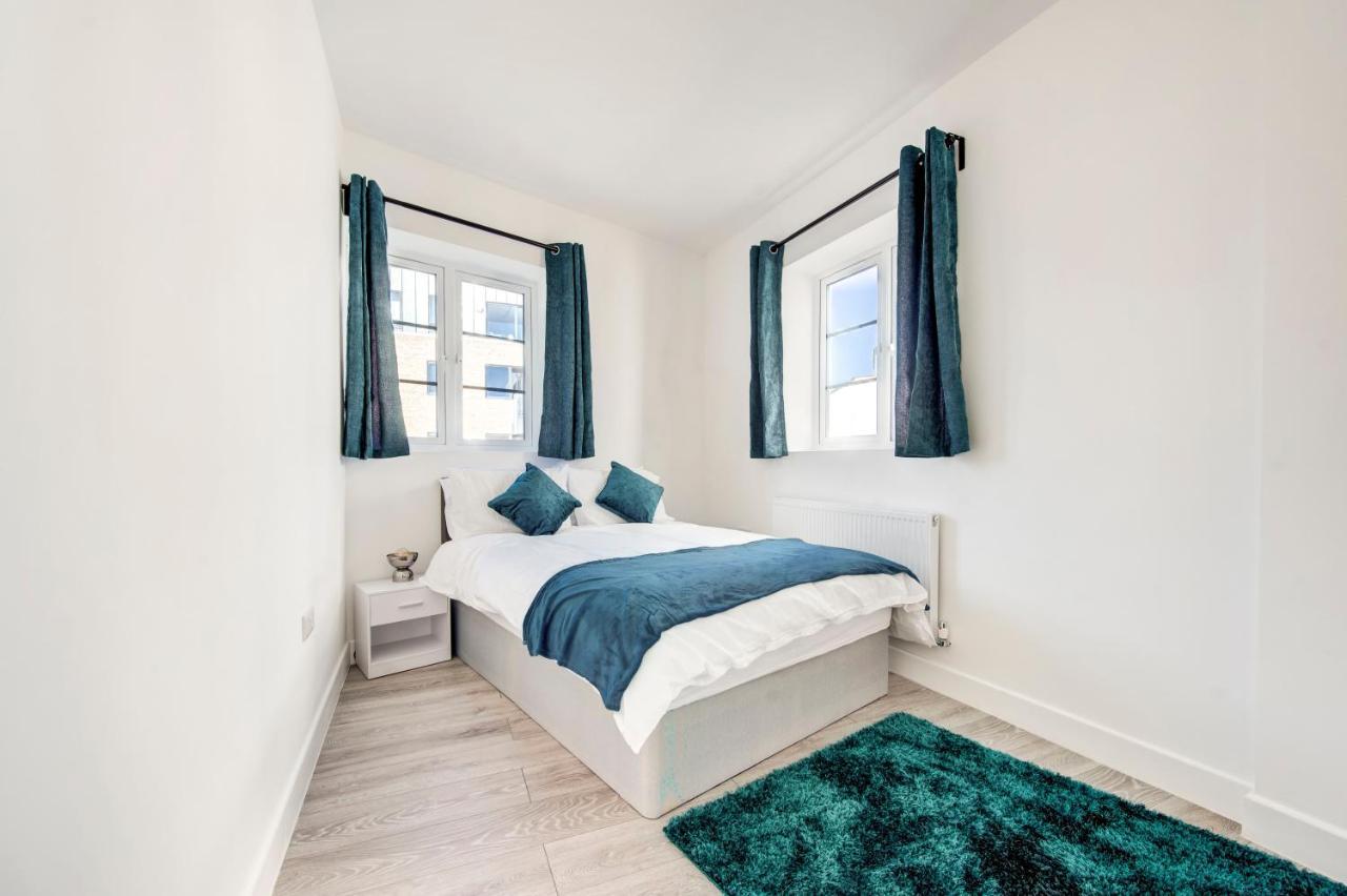 2 Bedroom With Large And Wi-fi Lejlighed London
