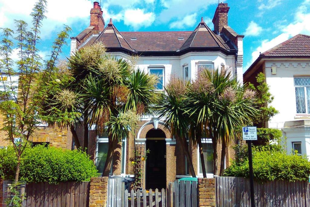3 Bed Ground Floor Flat * London
