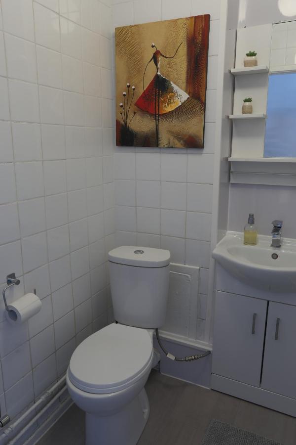 Self Contained 2 Bedroom Flat In Southwark Lägenhet