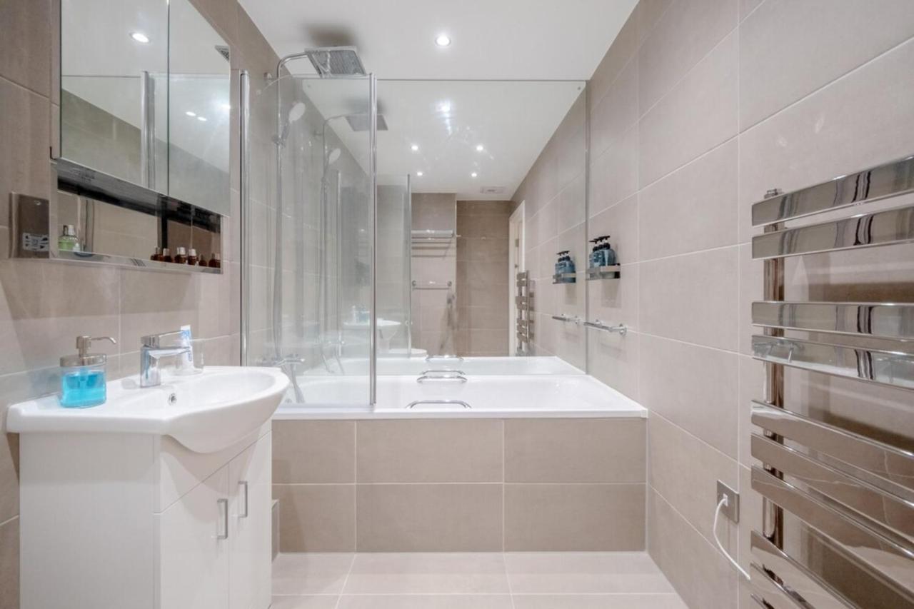 2bd Flat W River View Balcony - Vauxhall! Appartamento Londra