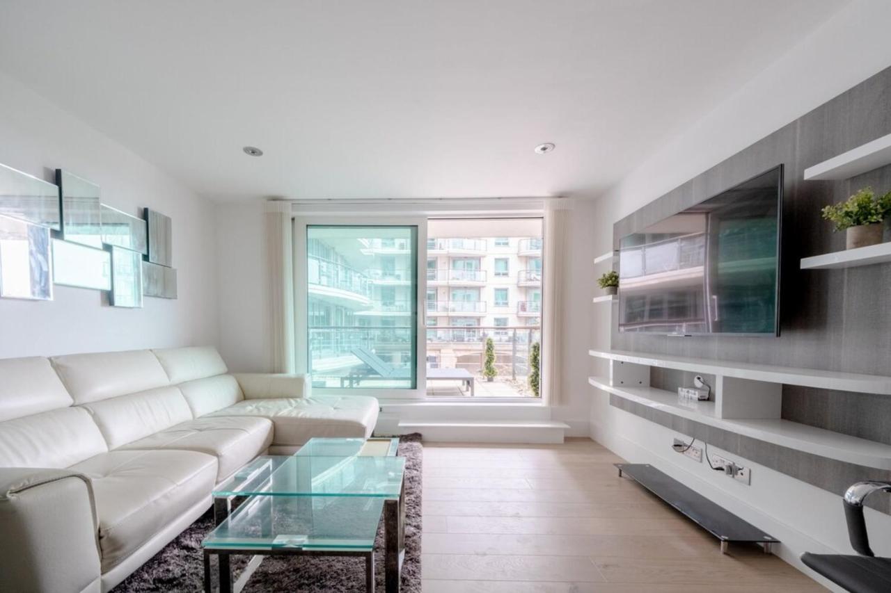 2bd Flat W River View Balcony - Vauxhall! Londra