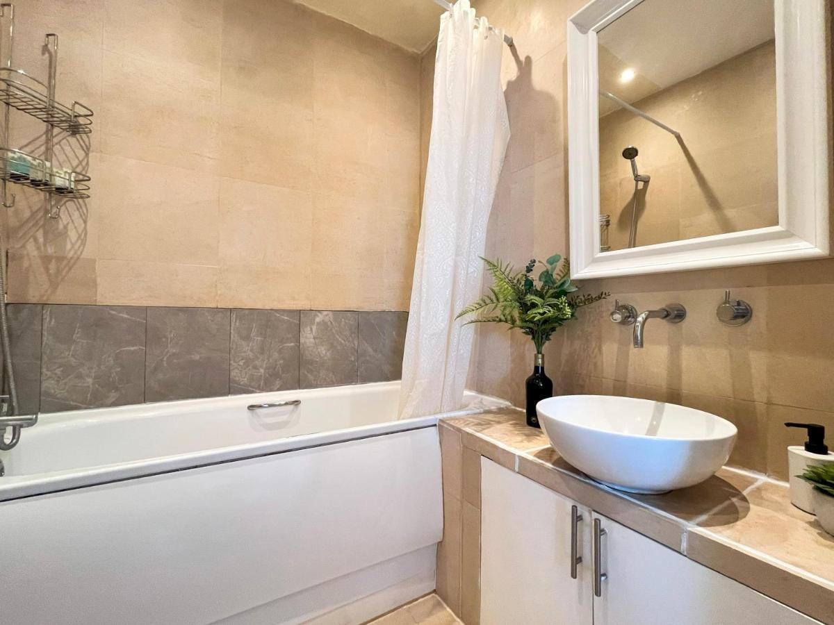 Stylish Flat Near Westfield & O2 Shepherd's Bush Leilighet