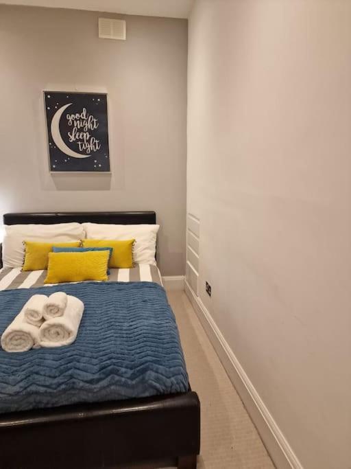 Quintessentially 'london' Flat * Londra