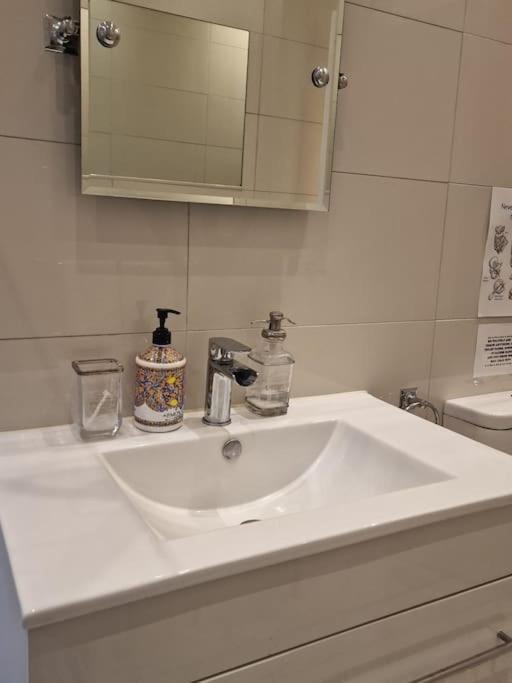 Quintessentially 'london' Flat Appartamento Londra
