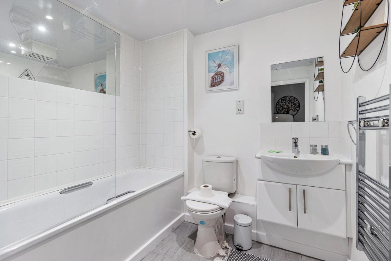 Leilighet 2bed2bath Spacious Modern Near Csm London