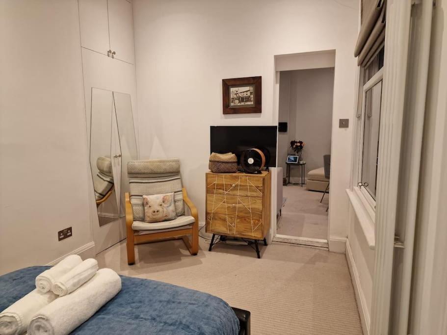 Quintessentially 'london' Flat Appartamento *