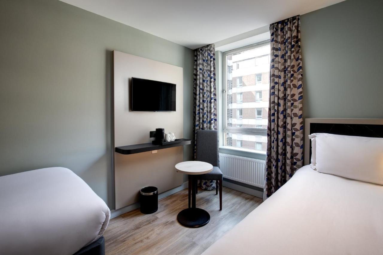 Sleeper At Royal National Hotell 4*