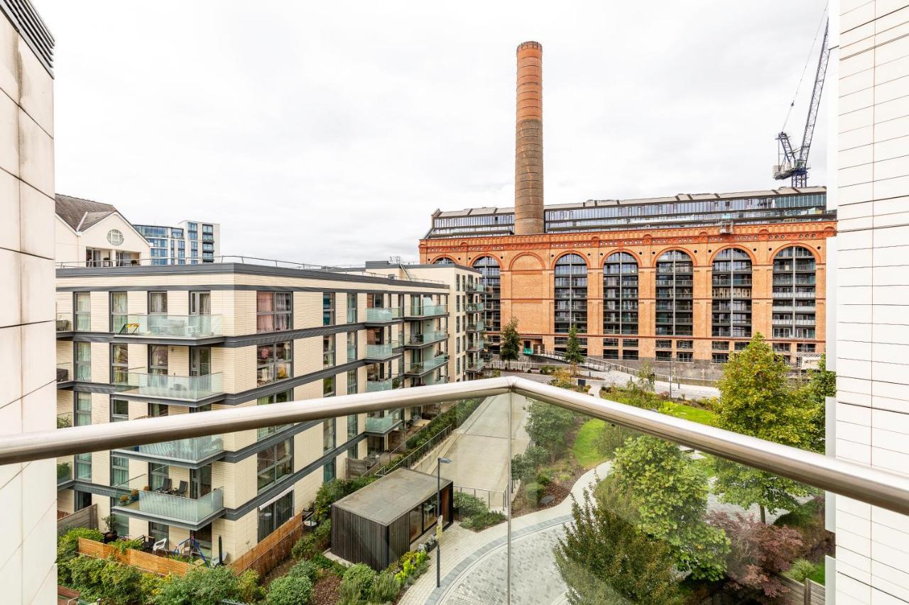 Beautiful 4 Bed Abode Near Imperial Wharf Lejlighed