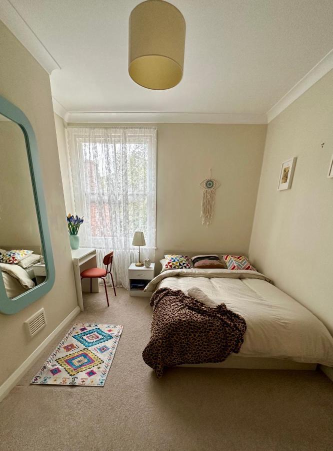 Privatunterkunft Cosy 3 Bedroom Flat Nearby Willsden London
