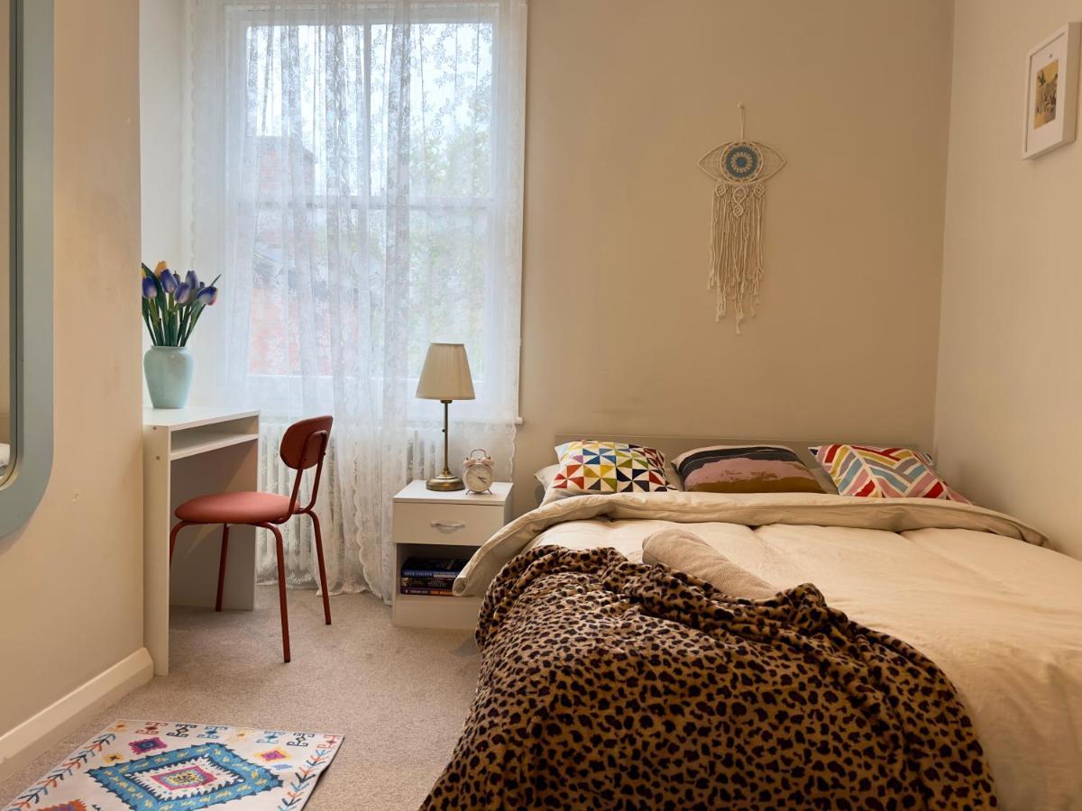 Privatunterkunft Cosy 3 Bedroom Flat Nearby Willsden *