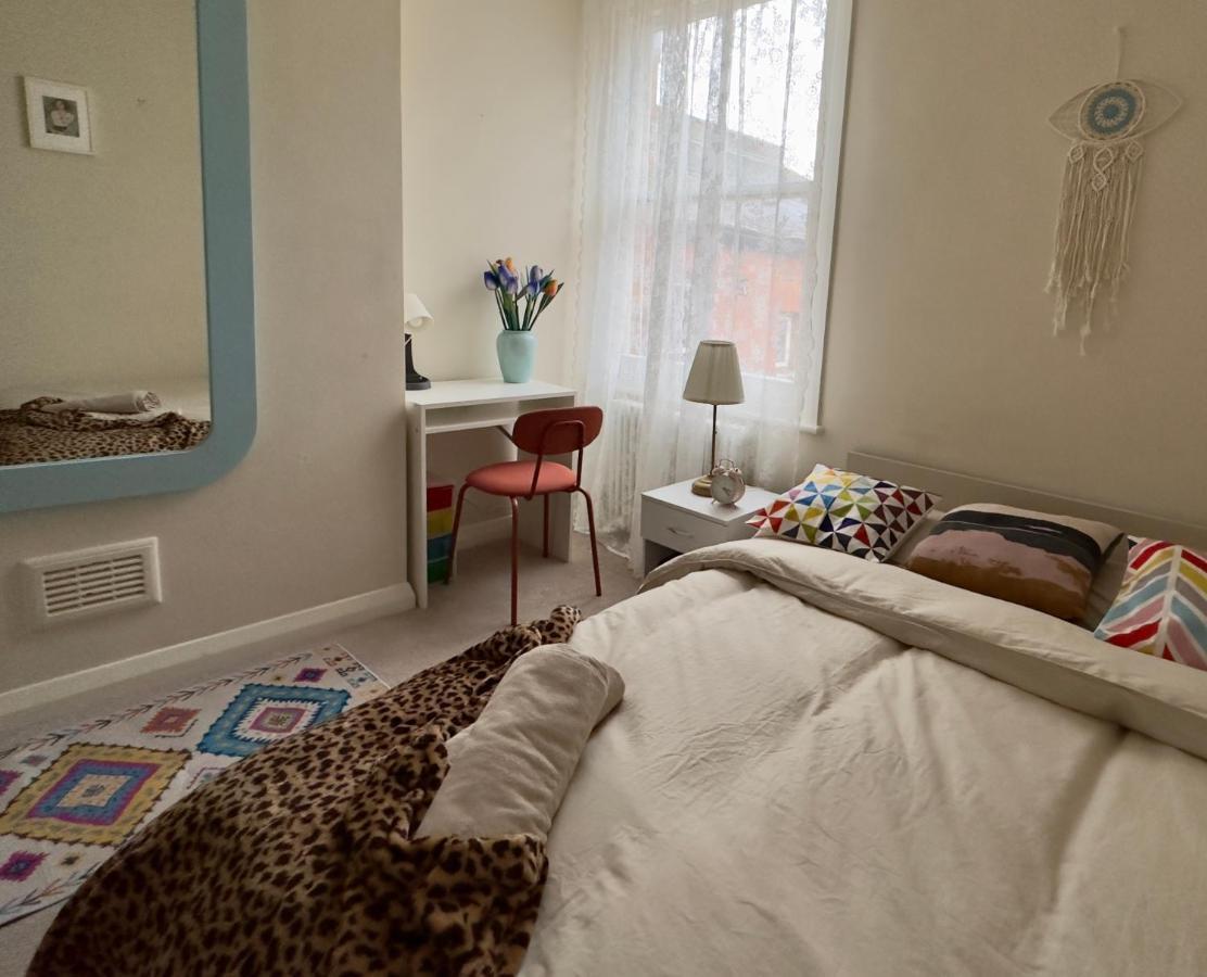 Cosy 3 Bedroom Flat Nearby Willsden * Londra