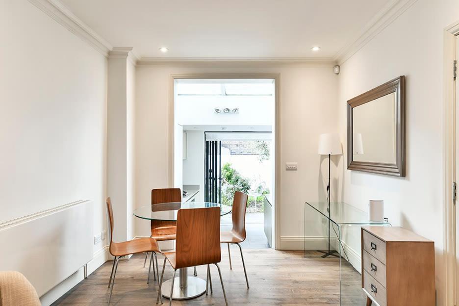 Sloane Square 2 Bed House Leilighet London