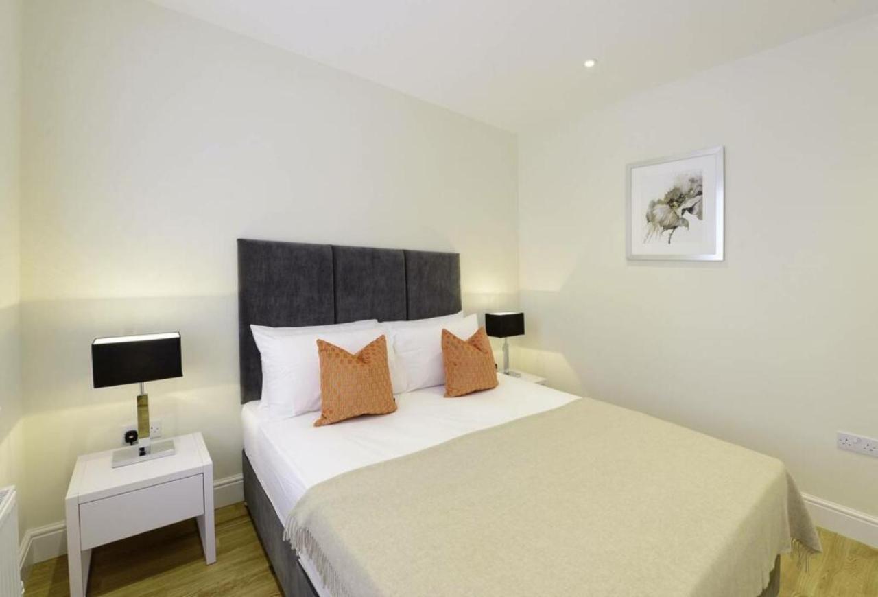 Exceptional Location And Top Floor Lovely 2 Bed Sleeps 6 *