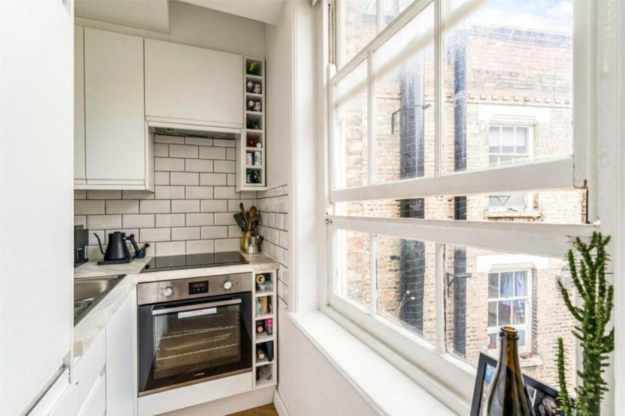 Exceptional Location And Top Floor Lovely 2 Bed Sleeps 6 * London