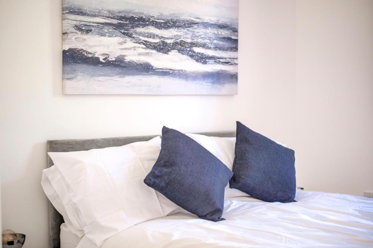 2 Bedroom In Brixton With Wi-fi * Londen