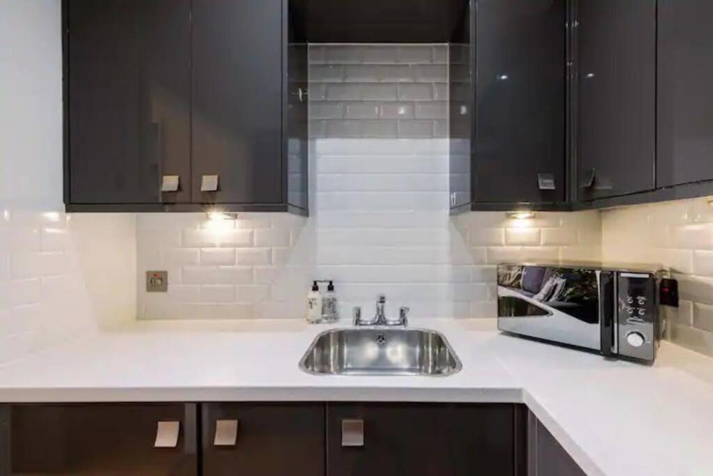 Bright And Quiet 2-bed 2-bath With Great Patio Appartement *