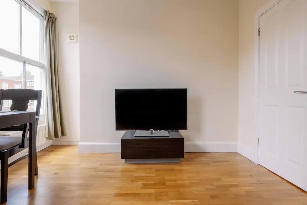 Bright And Quiet 2-bed 2-bath With Great Patio Appartement *
