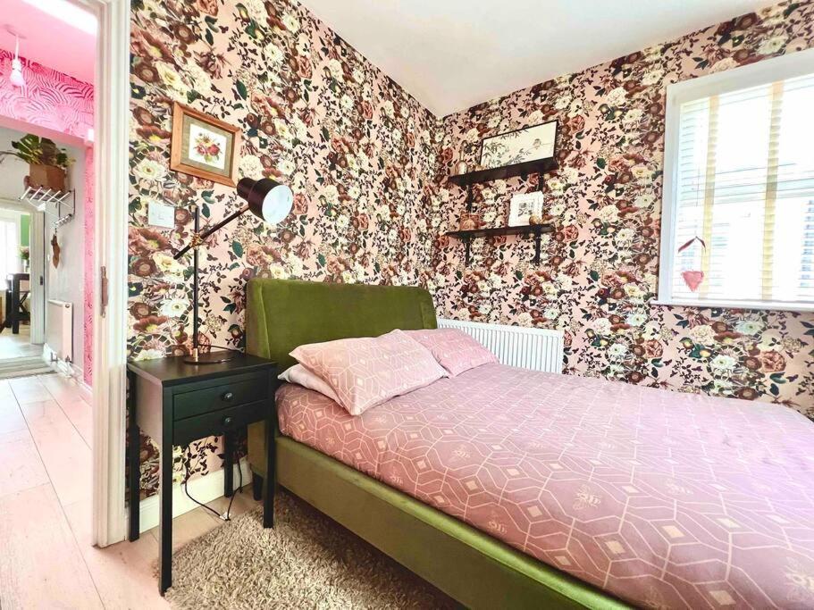 Artsy House In Southeast * London