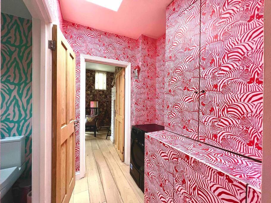 Artsy House In Southeast Holiday home London